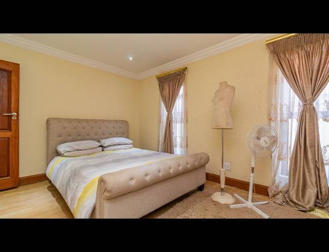 5 BEDROOM HOUSE FOR SALE IN MAHUBE VALLEY